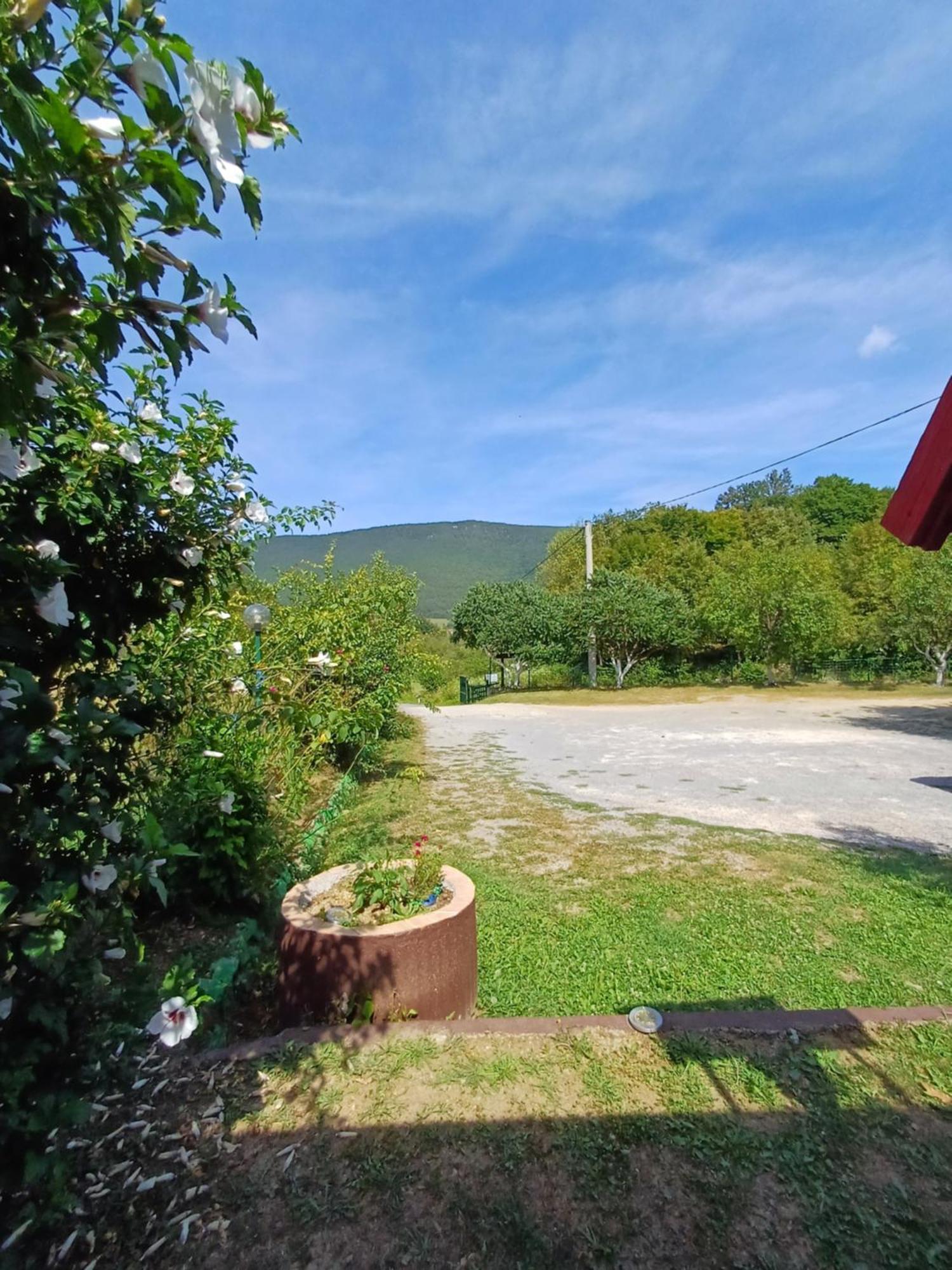 Apartman Denis Una Luzine Dış mekan fotoğraf