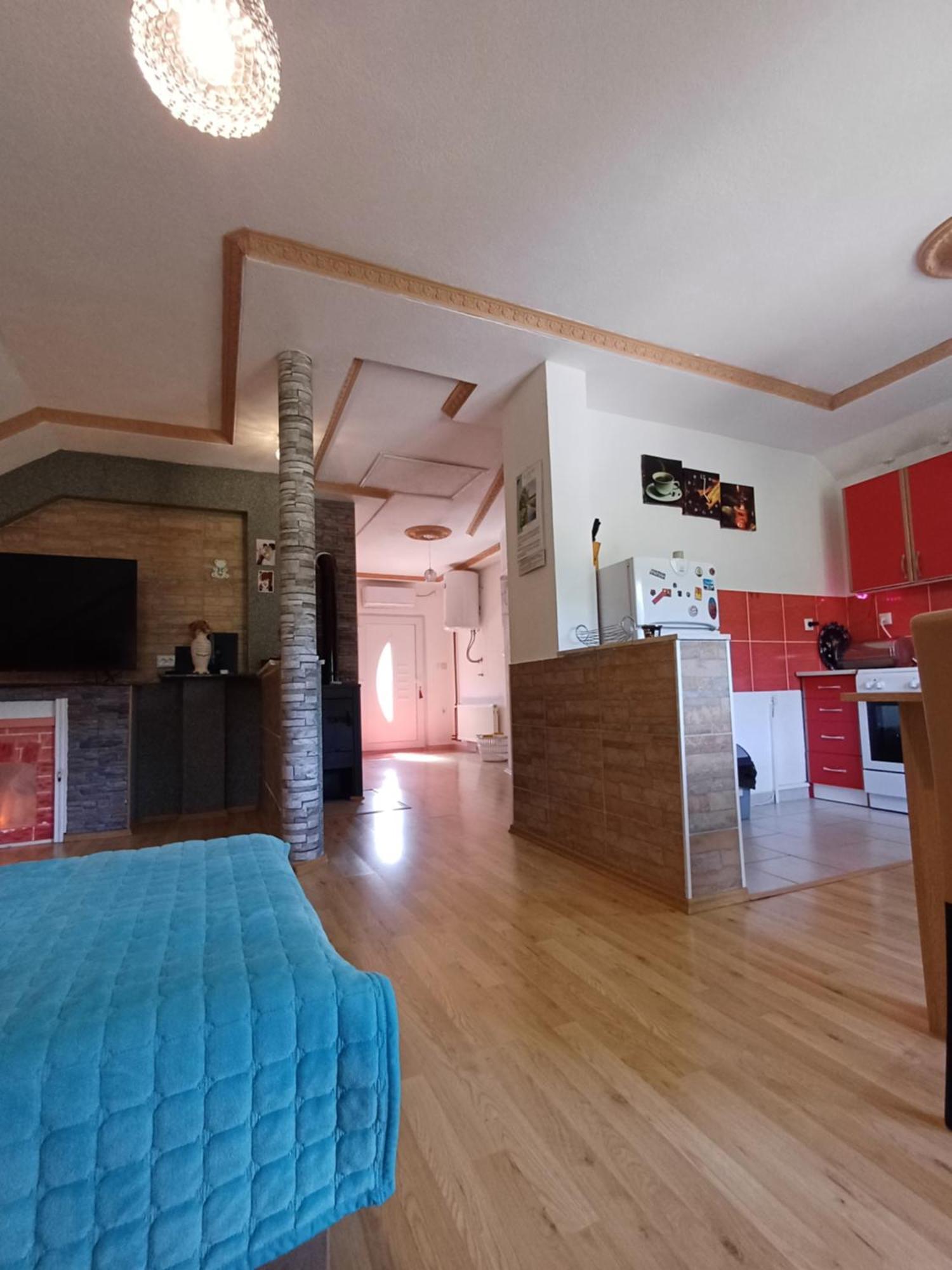 Apartman Denis Una Luzine Dış mekan fotoğraf