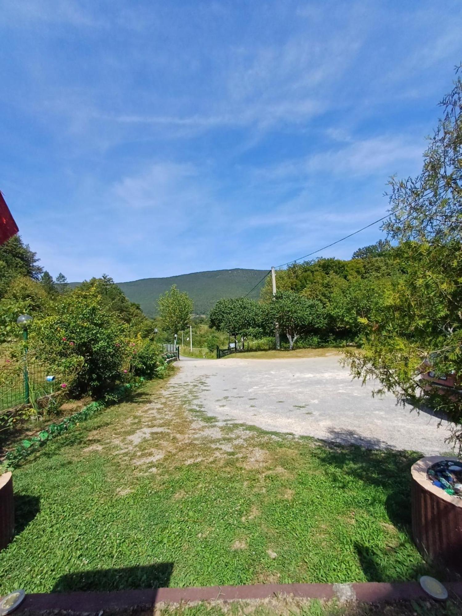 Apartman Denis Una Luzine Dış mekan fotoğraf