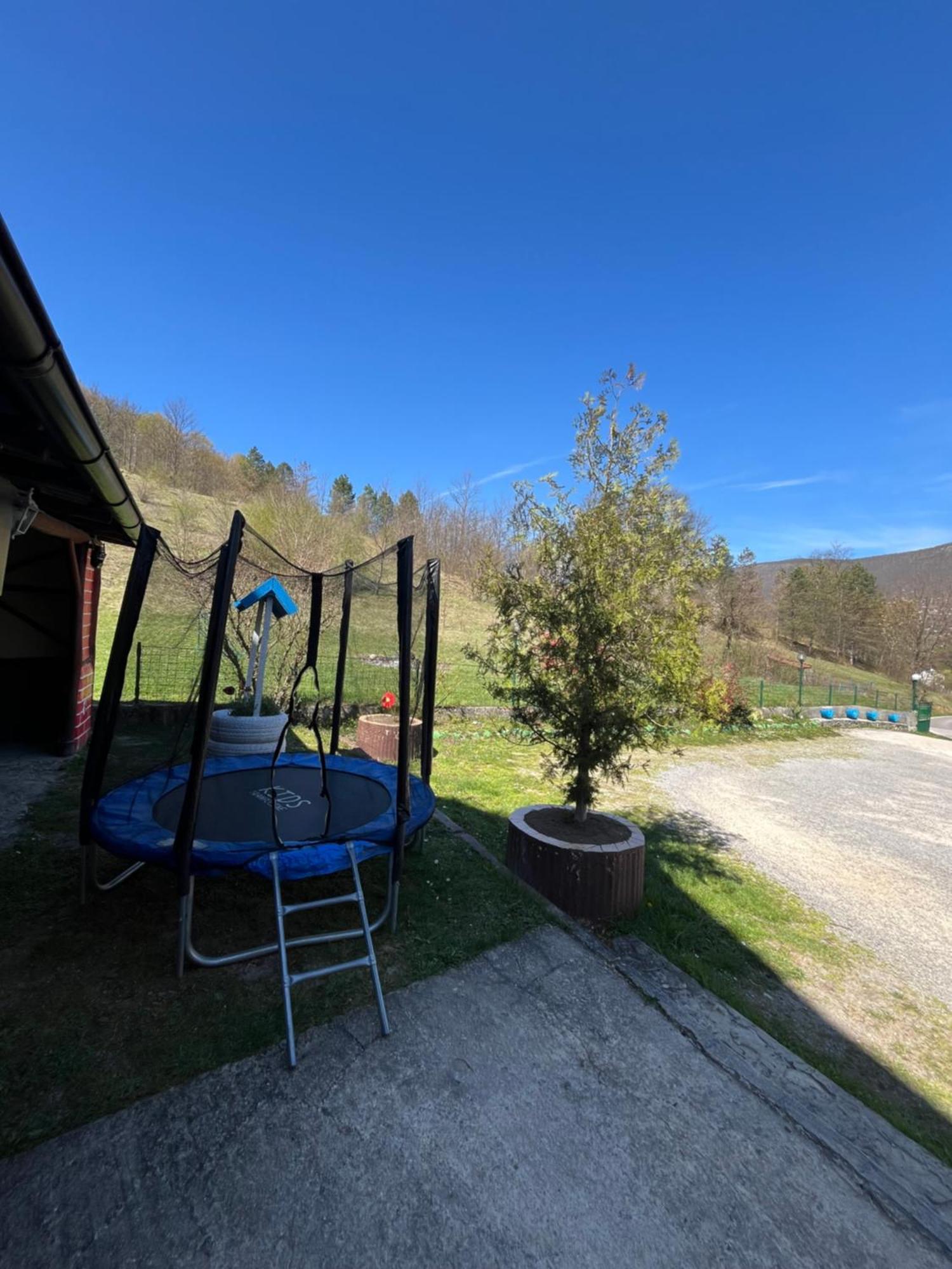 Apartman Denis Una Luzine Dış mekan fotoğraf